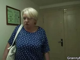 Дочь трахала ее отец, пока не наполнилась молоком