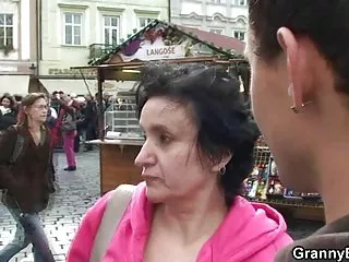 Проститутки его подруга в обмен на хорошие деньги